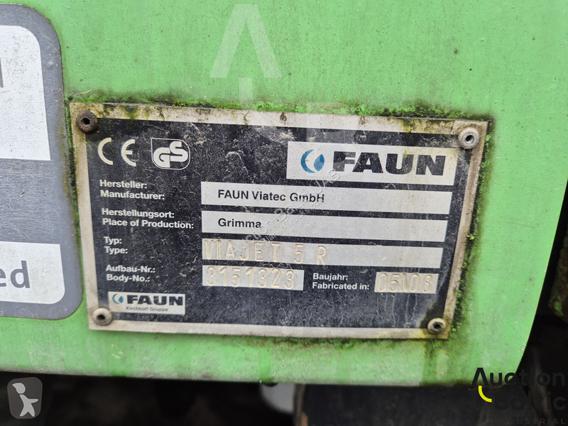 Engin de voirie Mercedes 1216