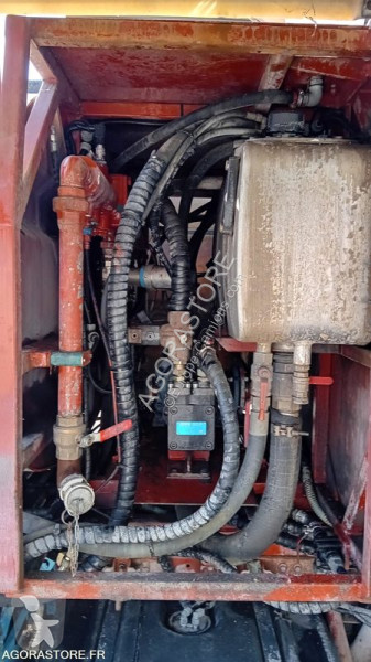 Útfenntartó-és-karbantartógép Iveco 100E18