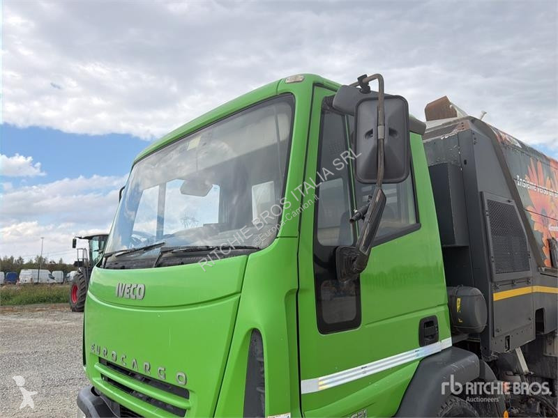Vägmaskiner Iveco Schmidt SK650/59-1-033 on...