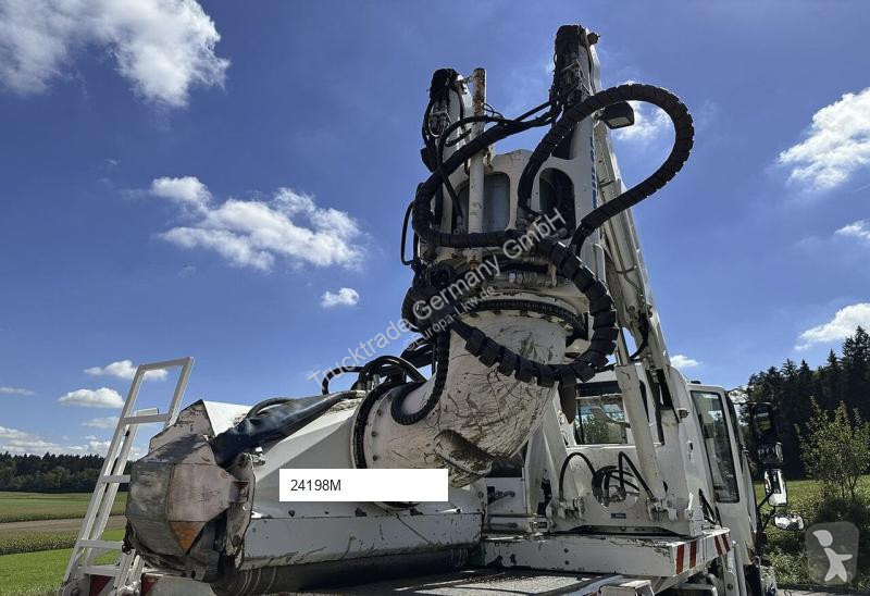 Engin de voirie Mercedes U400