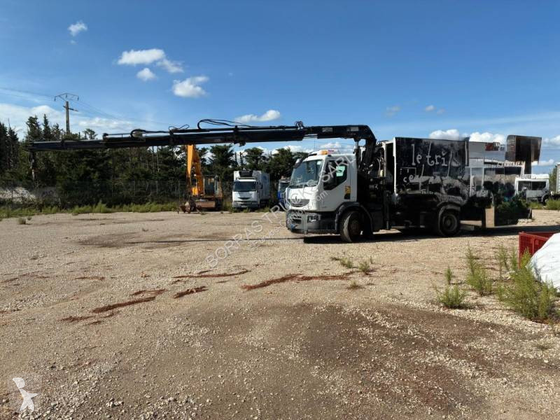 آلة لصيانة الطرق Renault 320 DXI