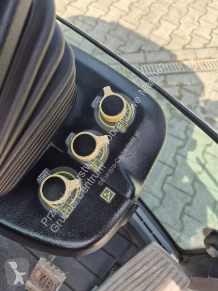 آلة لصيانة الطرق Kärcher MC 130 Adv. - Serviced!