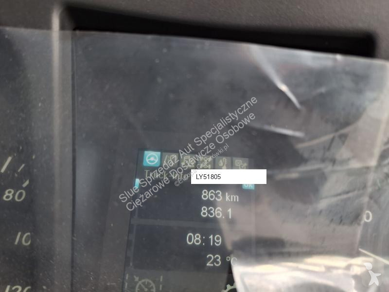 آلة لصيانة الطرق Mercedes Viajet 6R