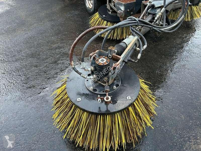 آلة لصيانة الطرق Rolba  K1500 CITY CAT