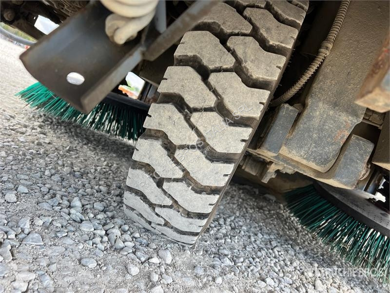 Vägmaskiner Dulevo 200/5 Sweeper Truck