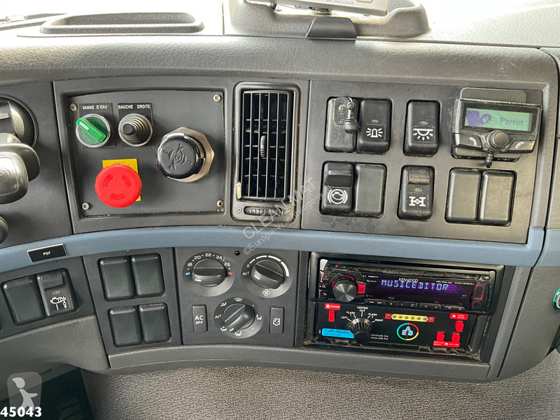 Engin de voirie Volvo 340 6x4 7m³ Combi...