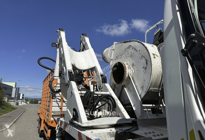 Engin de voirie Mercedes U400