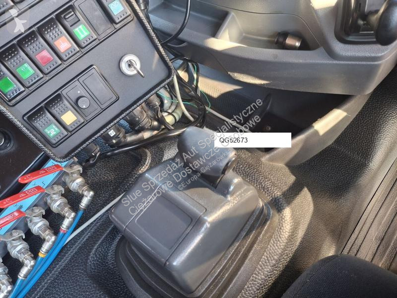 Utilaje pentru drumuri Mercedes 1829 Zamiatarka...