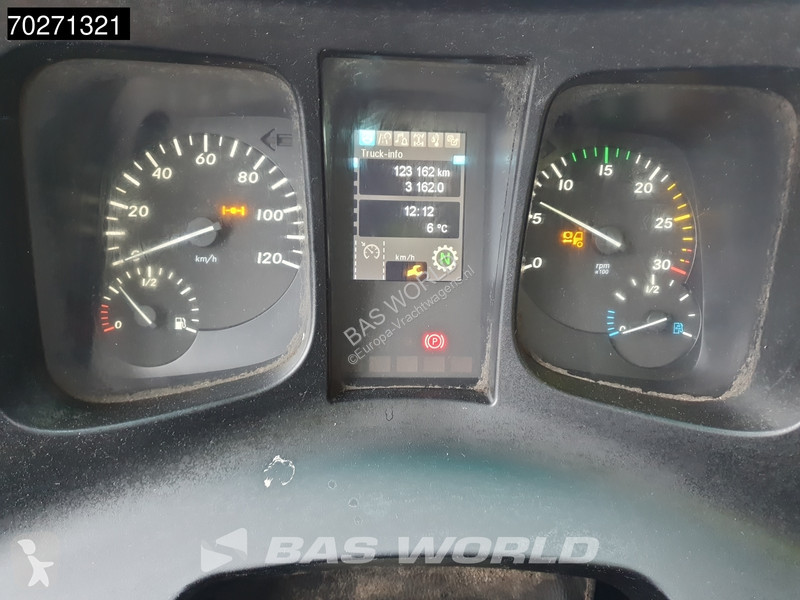 آلة لصيانة الطرق Mercedes 1830 4X2 13m3 NTM...