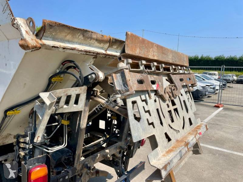 Silniční stroje Mitsubishi Fuso