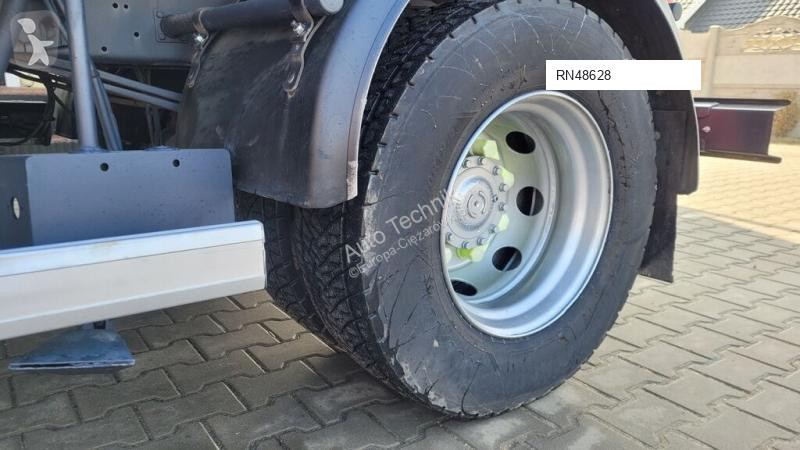 آلة لصيانة الطرق Renault 240dxi