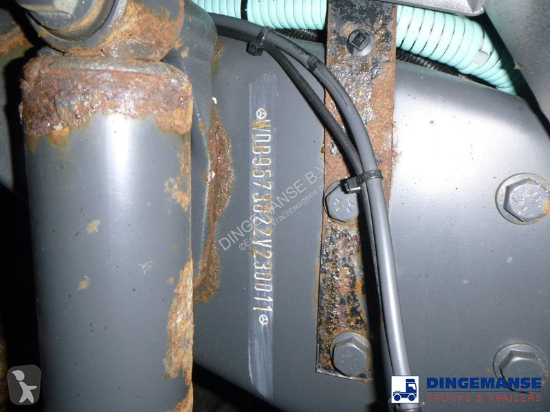آلة لصيانة الطرق Mercedes 3233 8X4 RHD Euro 5...