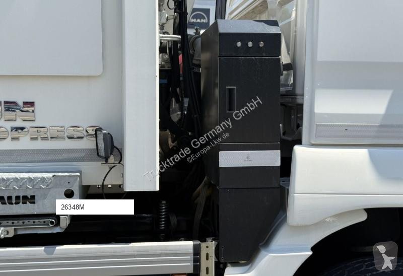 Engin de voirie MAN 591 TGS 26.320