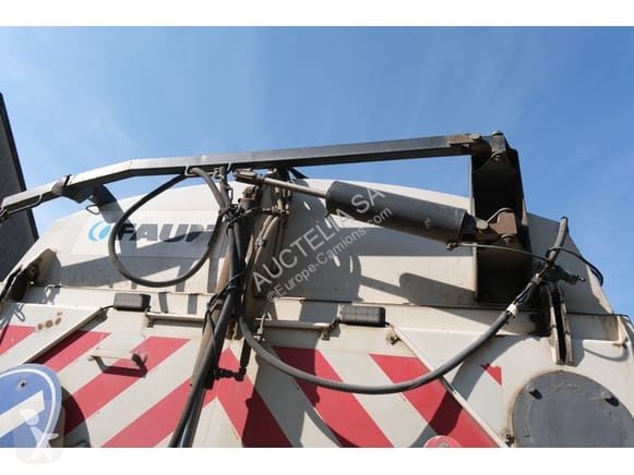 آلة لصيانة الطرق Volvo FL6 14