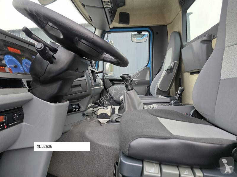 Veicolo per la pulizia delle strade Renault MTS...