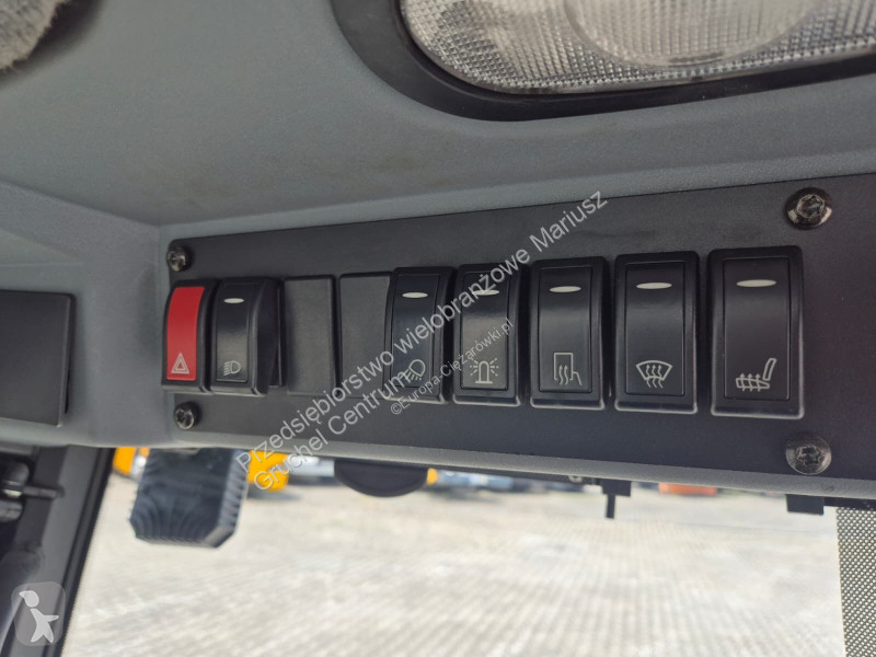 آلة لصيانة الطرق Kärcher MC 130 Adv. - Serviced!