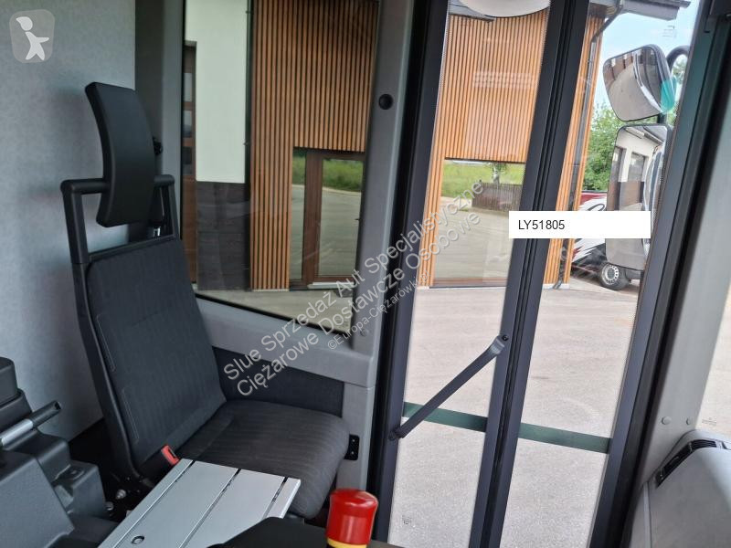 آلة لصيانة الطرق Mercedes Viajet 6R