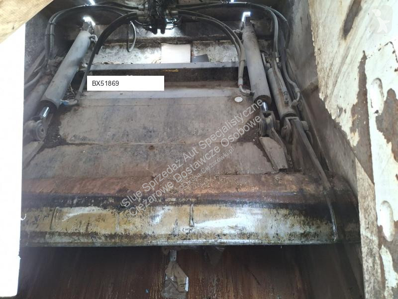 آلة لصيانة الطرق Mercedes press 522 Zoeller