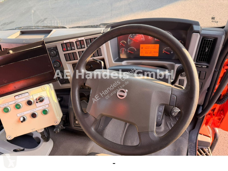 Útfenntartó-és-karbantartógép Volvo B3C BL Saug...