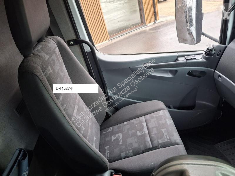 آلة لصيانة الطرق Mercedes 1829 Zamiatarka...