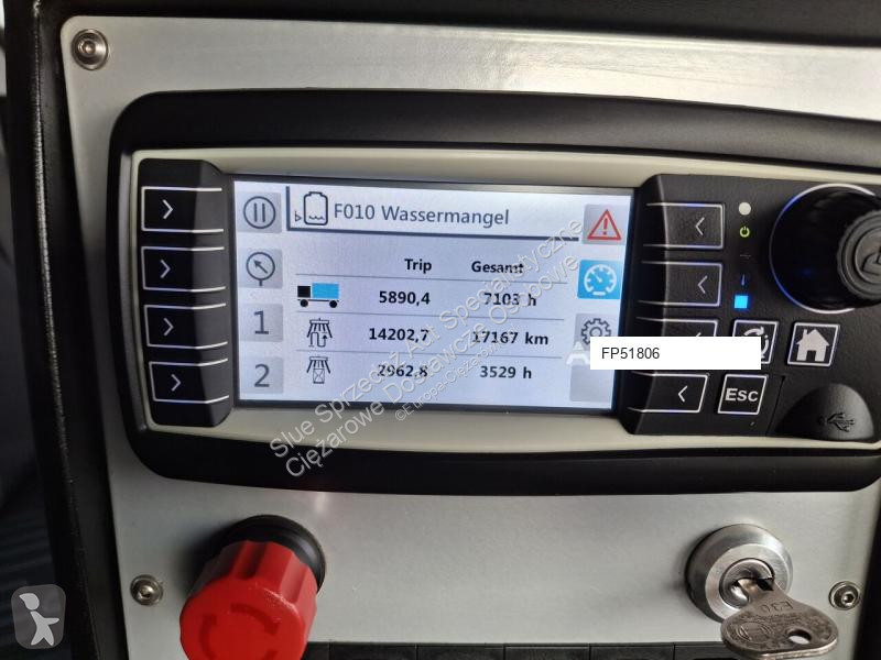 آلة لصيانة الطرق Mercedes SK500