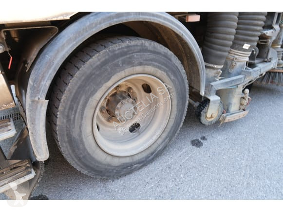 آلة لصيانة الطرق Volvo FL6 14