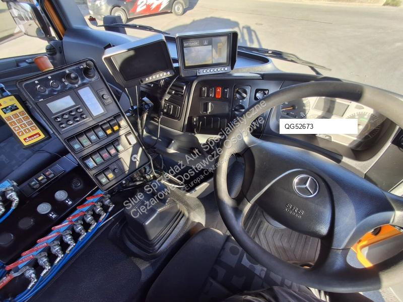 Utilaje pentru drumuri Mercedes 1829 Zamiatarka...
