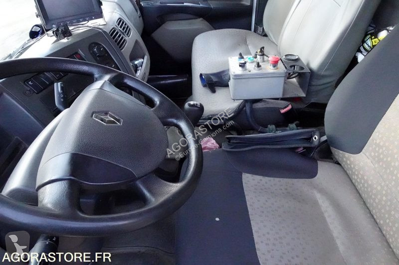 آلة لصيانة الطرق Renault MIDLUM