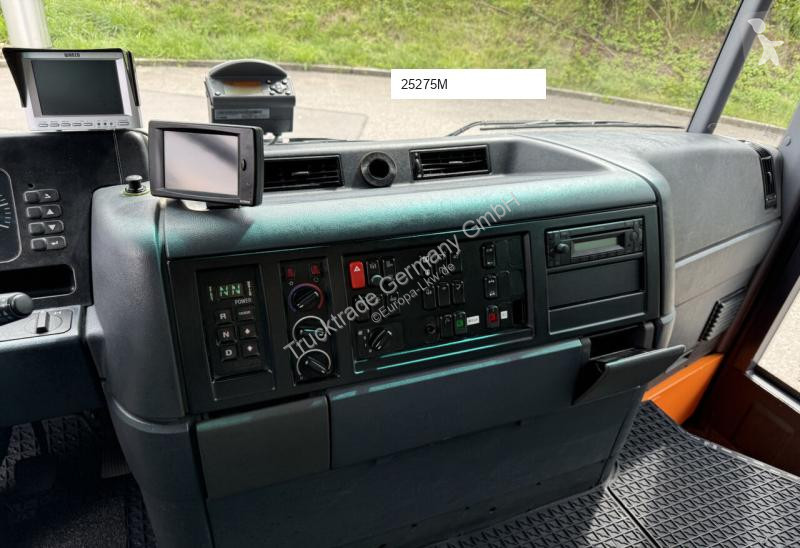 Silniční stroje Mercedes 2633