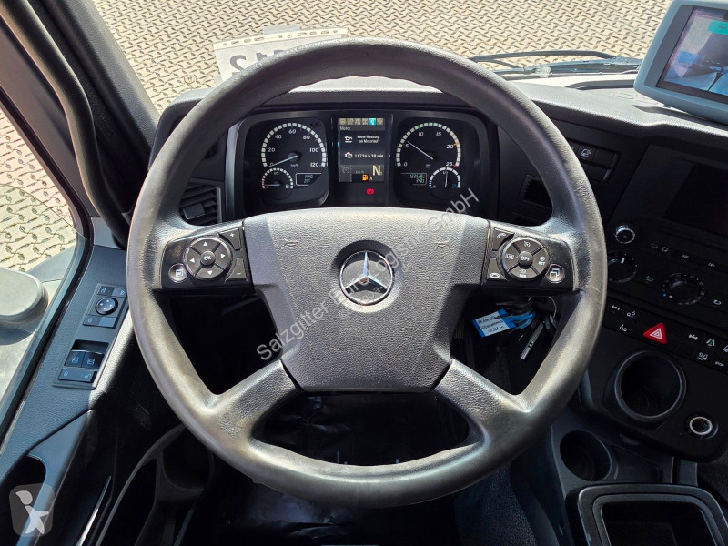 Vehículo de limpieza viaria Mercedes...
