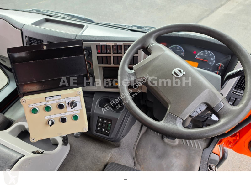 Útfenntartó-és-karbantartógép Volvo B3C BL Saug...