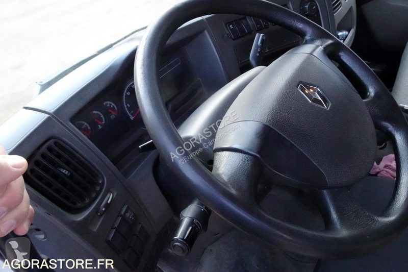 آلة لصيانة الطرق Renault MIDLUM