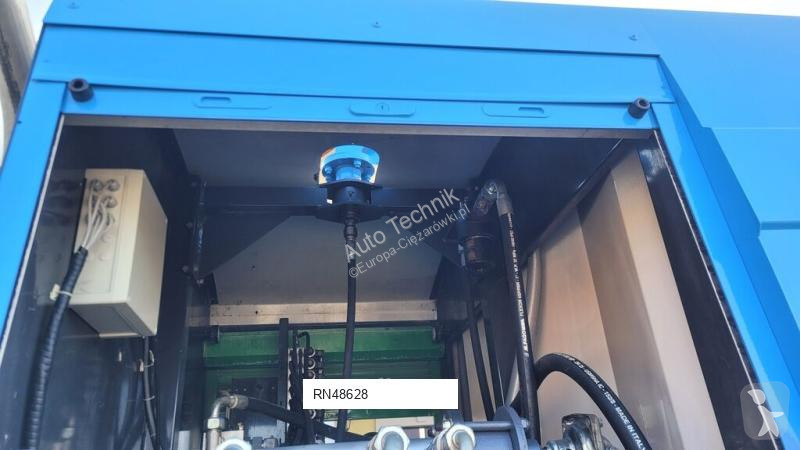آلة لصيانة الطرق Renault 240dxi