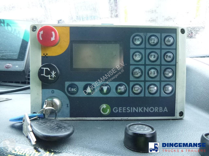 Engin de voirie Mercedes 2629 RHD 6x2 Geesink...
