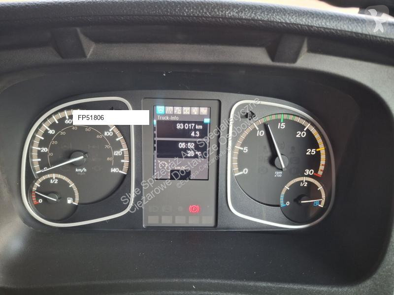 آلة لصيانة الطرق Mercedes SK500