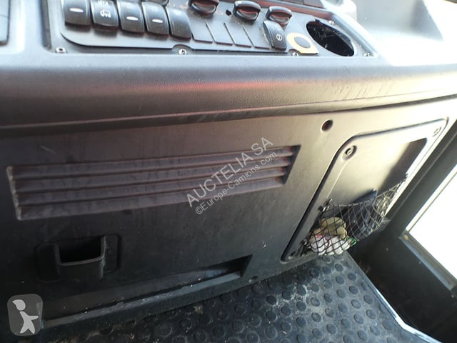Vehículo de limpieza viaria Renault D19