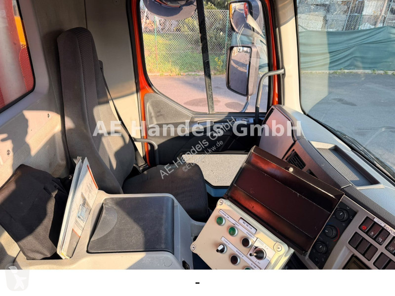 Útfenntartó-és-karbantartógép Volvo B3C BL Saug...