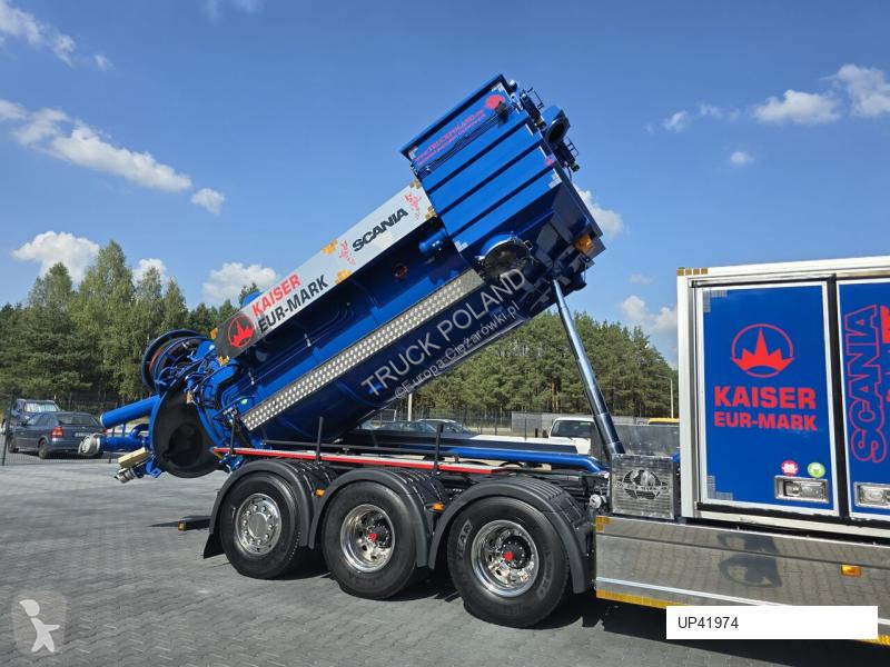 Veicolo per la pulizia delle strade Scania...