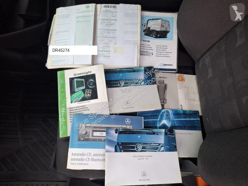 آلة لصيانة الطرق Mercedes 1829 Zamiatarka...