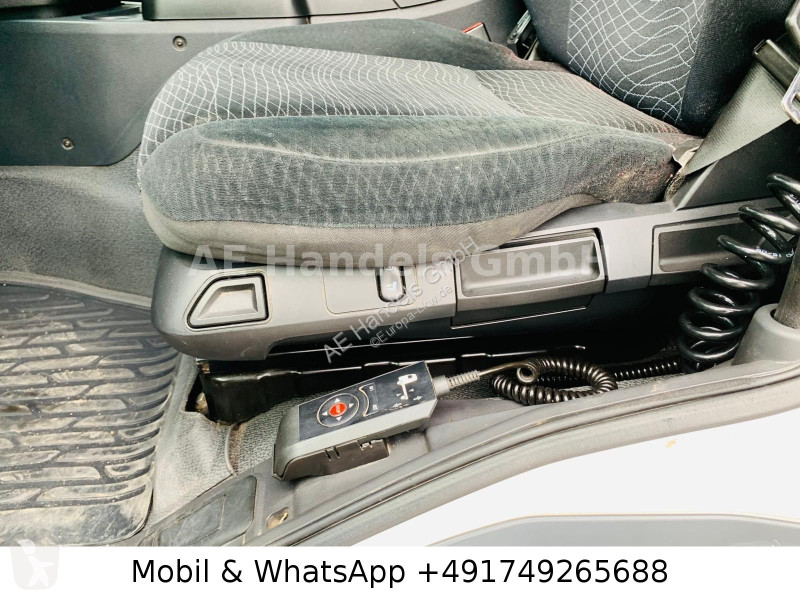آلة لصيانة الطرق Mercedes 2533 M ClassicSpace...