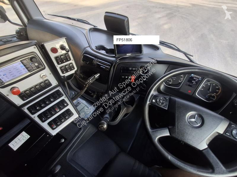 آلة لصيانة الطرق Mercedes SK500