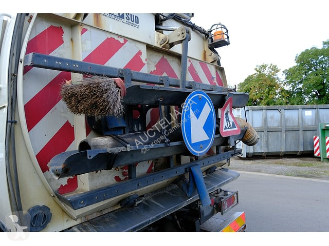 Silniční stroje Volvo