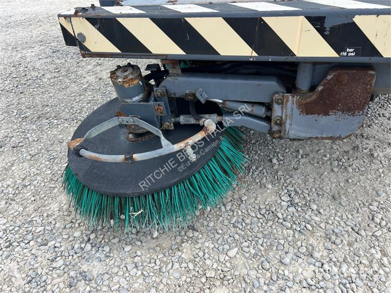 Vägmaskiner Dulevo 200/5 Sweeper Truck