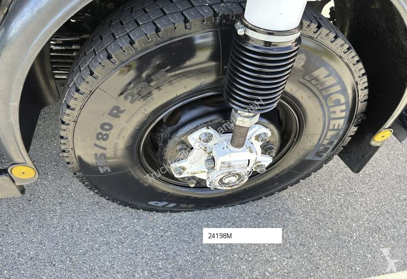 Engin de voirie Mercedes U400
