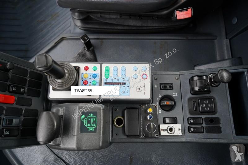 Útfenntartó-és-karbantartógép Mercedes UNIMOG...