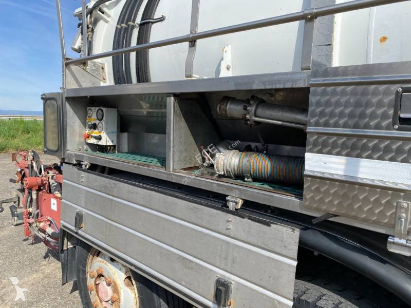 آلة لصيانة الطرق Iveco