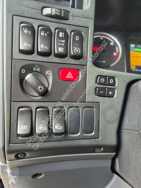 Engin de voirie Scania P340 LB 6X2*4 / JOAB...