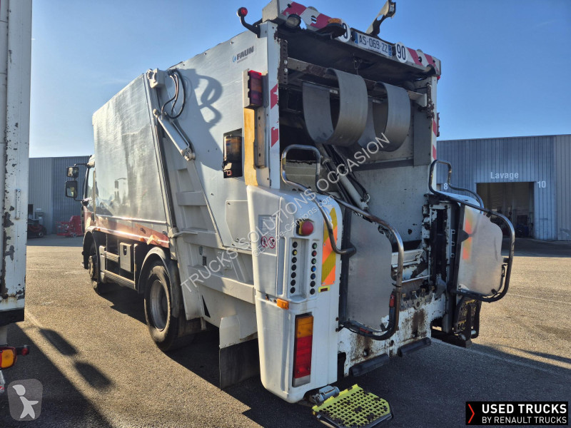 Vägmaskiner Renault DISTRIBUTION