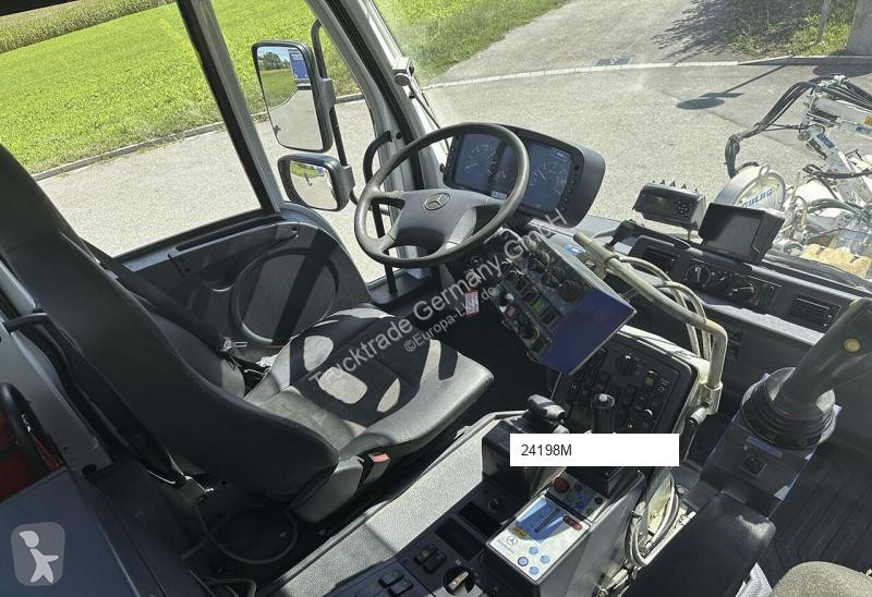 Silniční stroje Mercedes U400