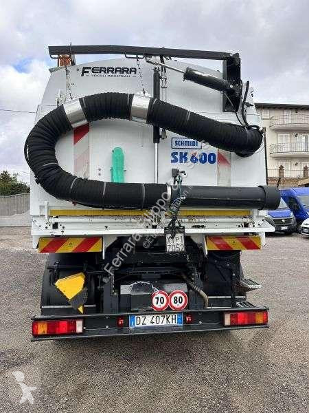 Veicolo per la pulizia delle strade Iveco 150e22